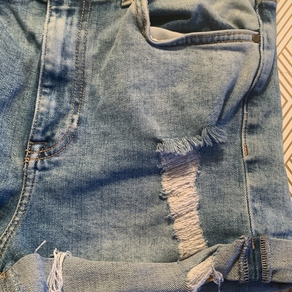 Forever 21 Distressed Denim Shorts Size 27 #329 - Picture 3 of 8
